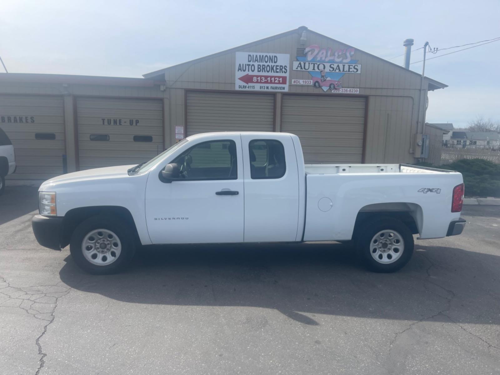 2011 Chevrolet Silverado 1500 Work Truck Ext. Cab 4WD (1GCRKPE36BZ) with an 5.3L V8 OHV 16V FFV engine, 4-Speed Automatic transmission, located at 813 E Fairview Ave, Meridian , ID, 83642, (208) 336-8230, 43.618851, -116.384010 - Photo #0